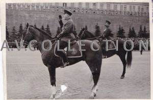 Ворошилов принимает парад войск. Рядом - С.М.Будённый.