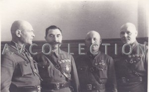 С.М.Будённый с командирами-танкистами,кавалерами орденов.