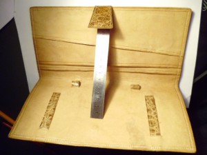 Ну очень большой кошелек.