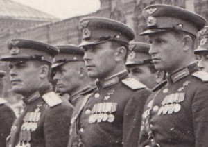 Герои Советского Союза - лётчики 1 Укр.фронта на параде.