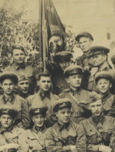 НКВДшники. Нашивки, Знамя.