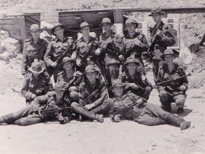 Группа бойцов с автоматами ППС. Где-то в Азии..