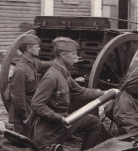 Артиллерийский расчёт на занятиях по огневой подготовке.1940