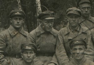 Взвод РККА с пулеметом и винотовками