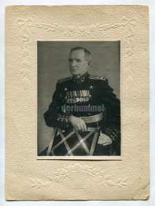 Капитан 1-ого ранга в парадной форме, ордена