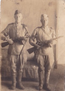 Двое с ППШ. Город Янцзы в Манчжурии.Сентябрь 1945 года.