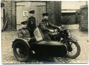 Гвардейцы и трофей