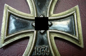 Семь различных знаков вермахта