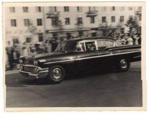 Три фото автомобилей