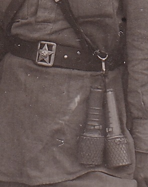 Друзья-однополчане. Курская Дуга. 1943 год. Гранаты на ремне