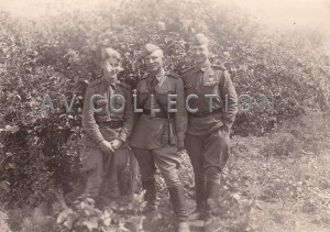 Друзья-однополчане. Курская Дуга. 1943 год. Гранаты на ремне