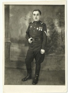 Сержант и Интересным  Шевроном, 1947 год.