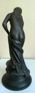 Касли 1901 г. "Купальщица после купания"