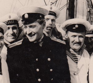 В. Тихонов на съемках фильма «Мичман Панин»