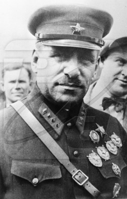 В.К.БЛЮХЕР среди бойцов и командиров 9-й Крымской кавдивизии