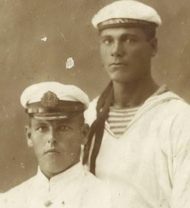 Морской Офицер с Матросом. Кокарда, Нашивка.