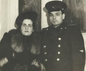 Офицер Десантник с Девушкой. Нашивка на Шенели.