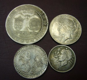 4 различные монеты