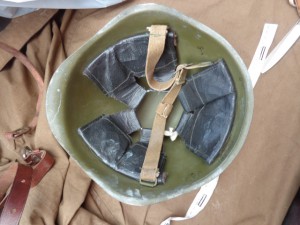 Каска военного  крашеный верх