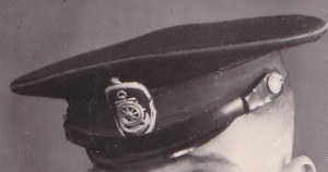 Курсант Морского Училища с девушкой.