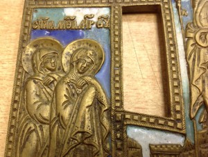 Распятие с предстоящими в эмалях