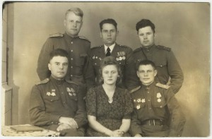 Польский? Офицер с Наградами СССР, а Советский с Польской.