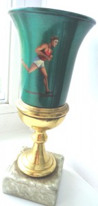 Старинные спортивные кубки при СССР.