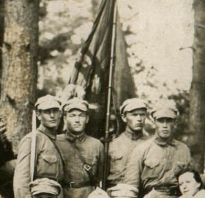 7-я стрелковая дивизия. г. Батурин. 1925 г  Знамя.