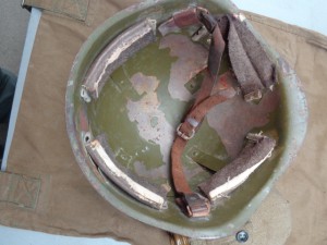 Каска военного  крашеный верх