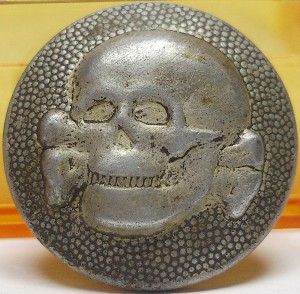 Пуговка с черепом на пилотку СС.