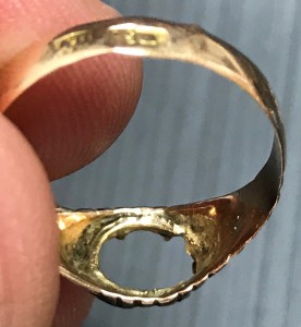 Золотое кольцо без пробы. Кольцо золотое 56 пробы ГСШ. Золотое кольцо 56 пробы Царское. Обручальное кольцо 56 пробы клеймо. Мужские перстни 56 пробы золотые.