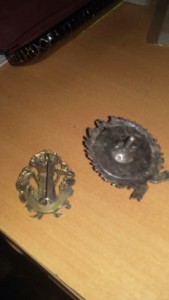 Два имперских  знака .