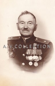 Боевой майор. Отличник СА. Конец 1940-х гг. 2 фото.