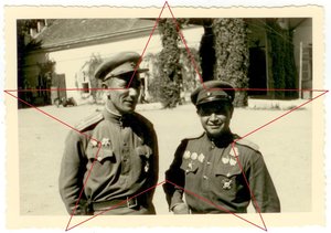 Маршал Толбухин Ф.И. с болгарами, вручение орденов...19 фото