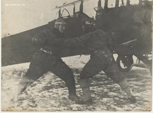 Летчики дерутся 1930-е Из архива Водопьянова М.В.