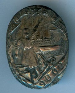 Серебряный значок