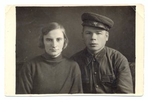 Военнослужащий РККА с супругой.