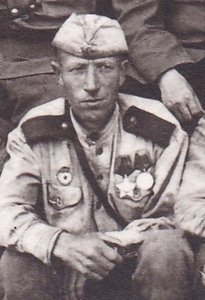 Офицеры и бойцы 2-го бат. 340-го полка. 7 мая 1945 года.