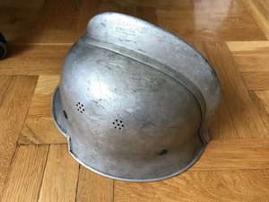 Суперская каска пожарная - военная - Германия...