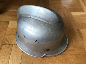 Суперская каска пожарная - военная - Германия...