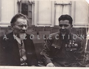 Калинин и ГСС ген.лейт.авиации Г.П.Кравченко. Нбр. 1939 г.