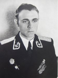 Офицер ВМФ с орденом Богдана Хмельницкого 3 степени