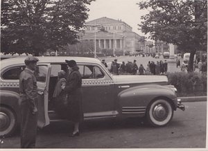 Москва,Большой Театр. Такси Зис-110. 1949 год.