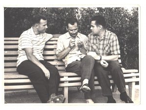 13 фото Космонавтов.