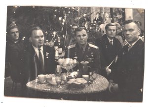 13 фото Космонавтов.