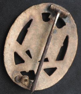 Общевойсковой знак за атаки.(№2)