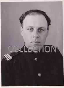 Осмоторщик вагонов Виктор Кириллович Шпак. 1952 год. ТАСС.