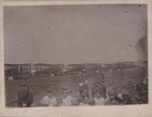 Самолёты на поле. День Авиации. Москва,1929 год.