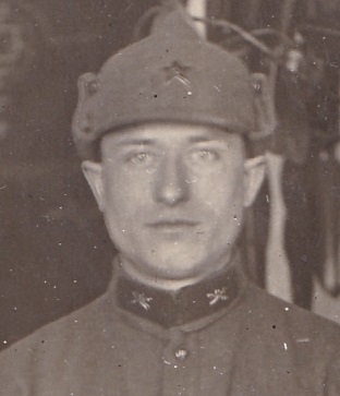 Бойцы РККА (артиллеристы). Эмблемы (пушки с гренадой?). 1933