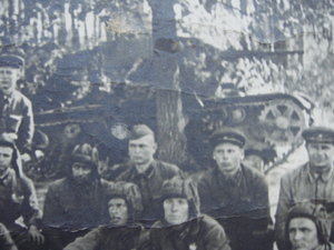 Танкисты с наградами у танков в ВОВ.-интересная.